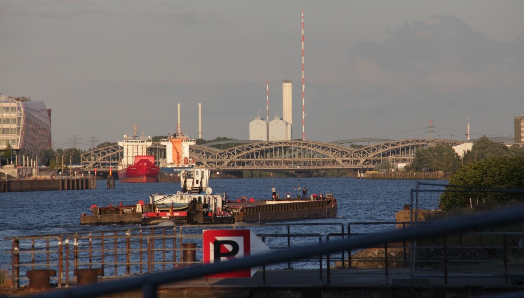 Hamburg Hafen Freihafenelbbrücke
